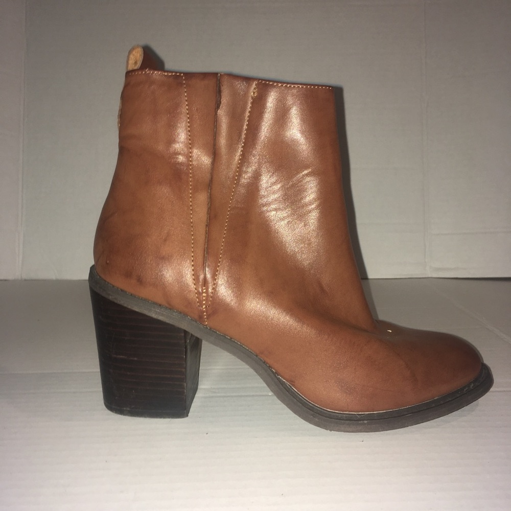 Forever 21 Heeled Boots Size 8